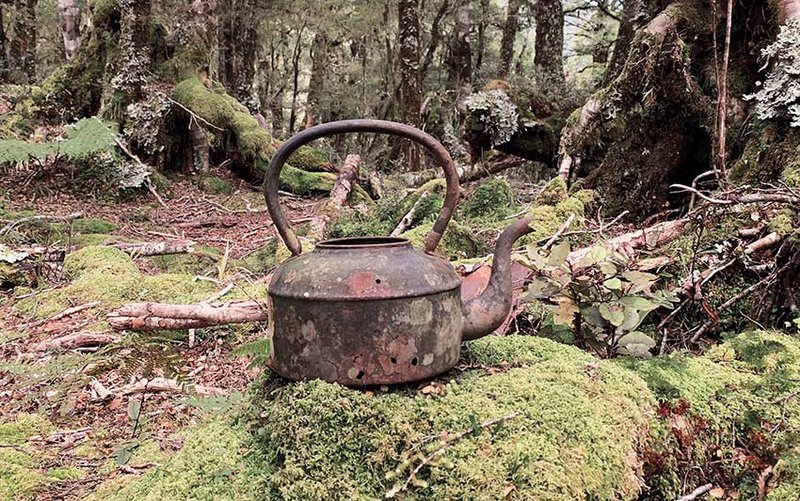 A rusted kettle on the Old Ghost Road
